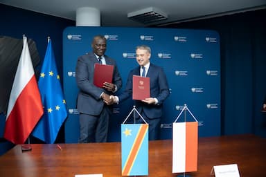 Coopération numérique : Kinshasa et Varsovie signent un protocole d’accord pour la construction des infrastructures numériques en RDC